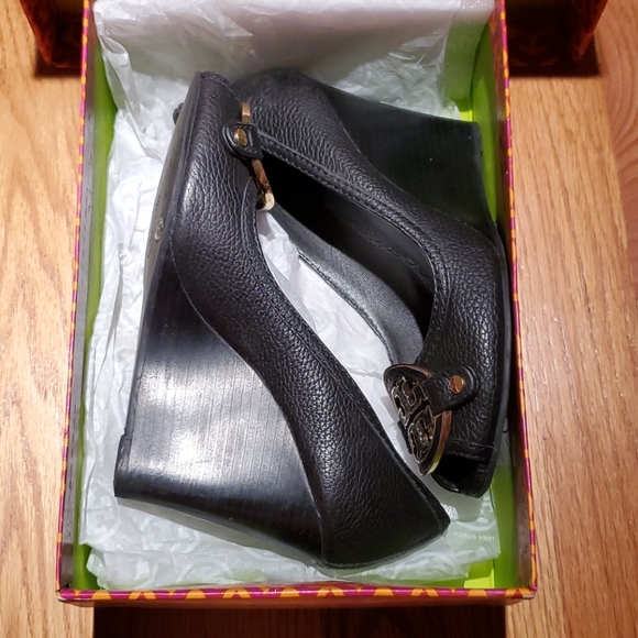 Tory Burch Amanda 95mm Open Toe Wedge - Picture 6 of 6